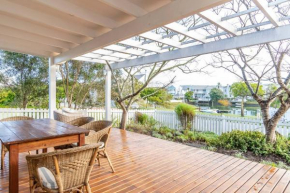 Peaceful Parkland Home on Thesen Islands